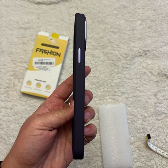 NWOT IPhone 13 Pro Max Phone Case - Picture 3 of 6